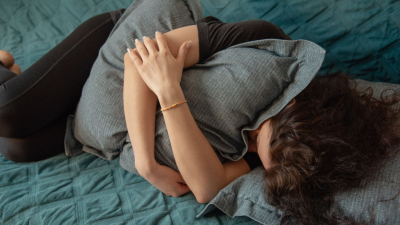 «Выполняют важную функцию для психики»: психолог рассказала о причинах ночных кошмаров