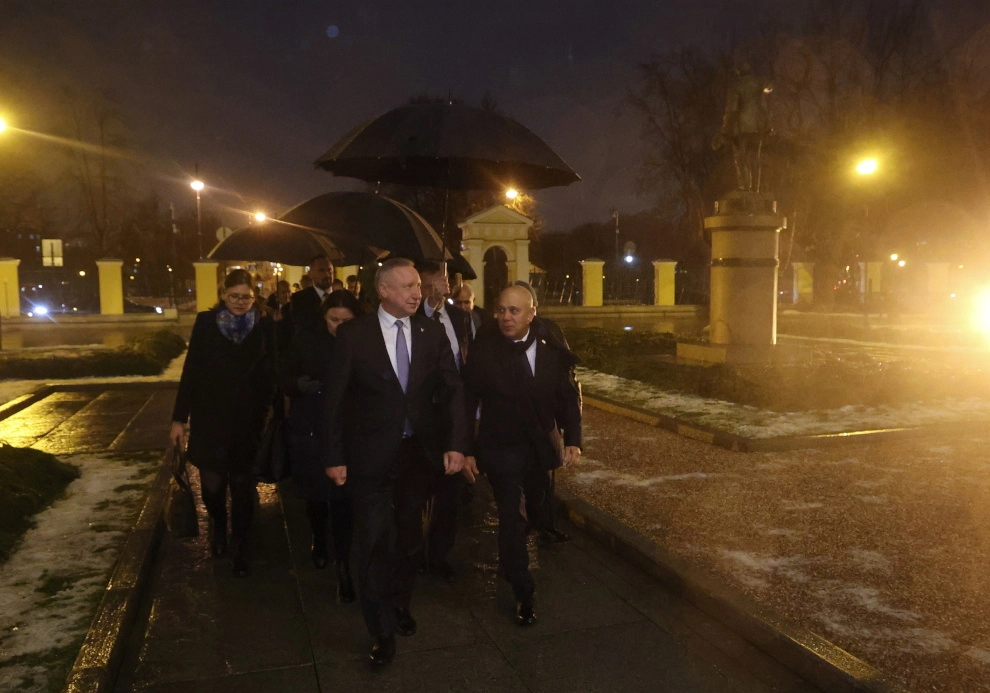 Губернатор Александр Беглов и секретарь ЦК Компартии Кубы Роберто Томас Моралес Охеда обсудили укрепление сотрудничества между городом и республикой - tvspb.ru