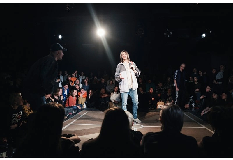 Петербургский театр покажет рейв-спектакль «КВАДРАТ» в Новосибирске - tvspb.ru