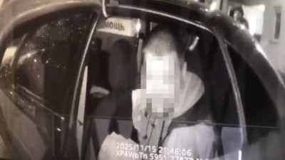 Мужчина ранил ножом петербуржца, защищавшего девушку