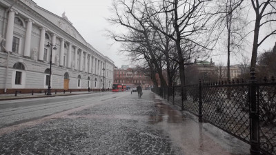 В Петербурге объявили «желтый» уровень погодной опасности из-за гололеда 18 ноября