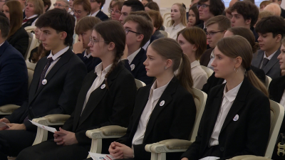 Александр Беглов: Проект «Школа Смольного» поможет старшеклассникам определиться с будущей профессией