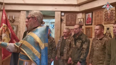 В День народного единства военные священники ВДВ провели проповедь в зоне СВО
