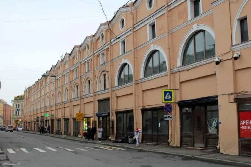 Малый Гостиный двор на канале Грибоедова признали региональным памятником - tvspb.ru