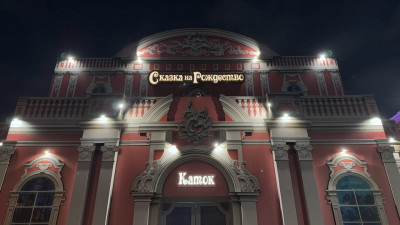 В Петербурге стартует подготовка к праздникам: Конюшенная площадь готовится к сказке