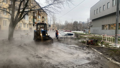 На Бассейной локализовали прорыв трубы без отключения горячего водоснабжения