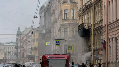 Огонь вспыхнул в подсобке ресторана на Караванной улице