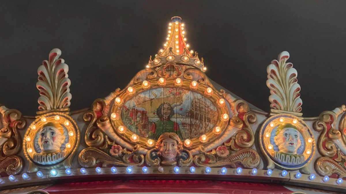 В Петербурге начали готовить площадки для рождественских ярмарок - tvspb.ru