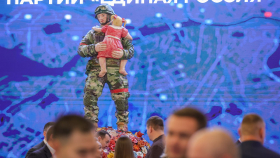 В Петербурге в центре «Россия – Моя история» презентовали скульптуру «Защитник Отечества»