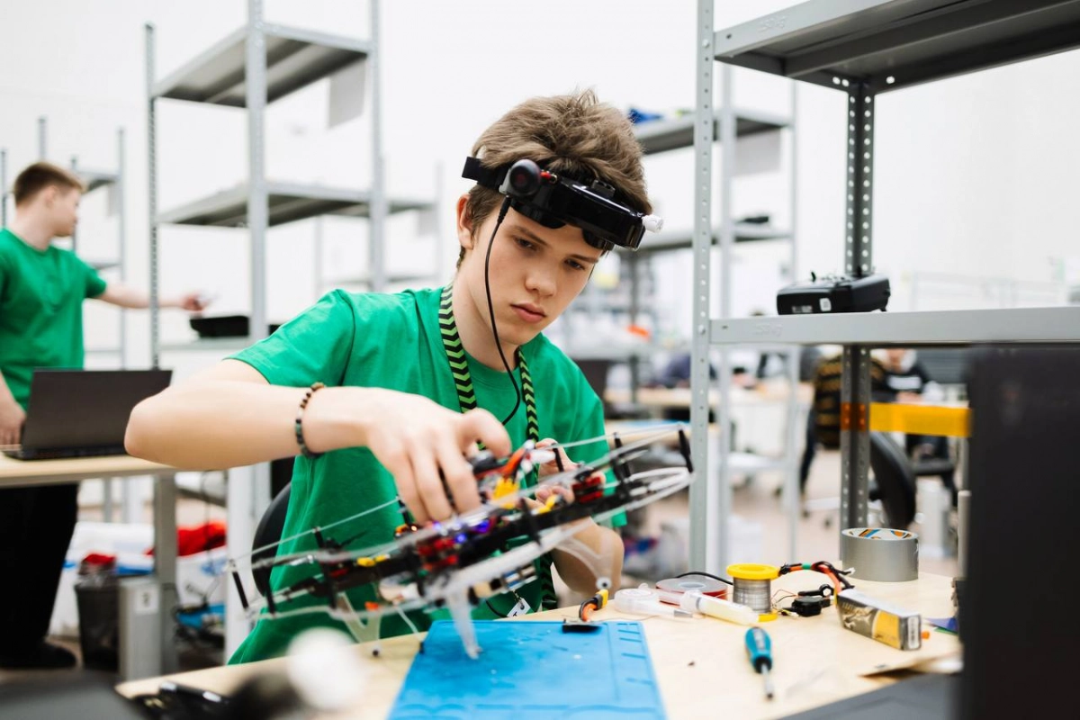 Дмитрий Чернышенко: Чемпионат «Профессионалы» – самое масштабное соревнование по профессиональному мастерству в России - tvspb.ru