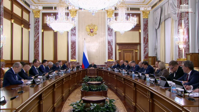 Правительство России выделит регионам 33 млрд рублей на социальные расходы и зарплаты бюджетников