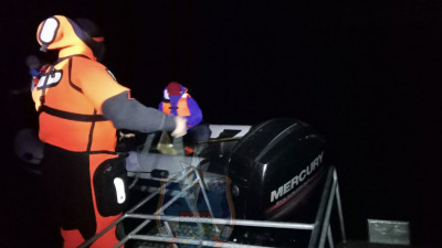 Двое в лодке заблудились на Ладоге: на помощь пришли спасатели