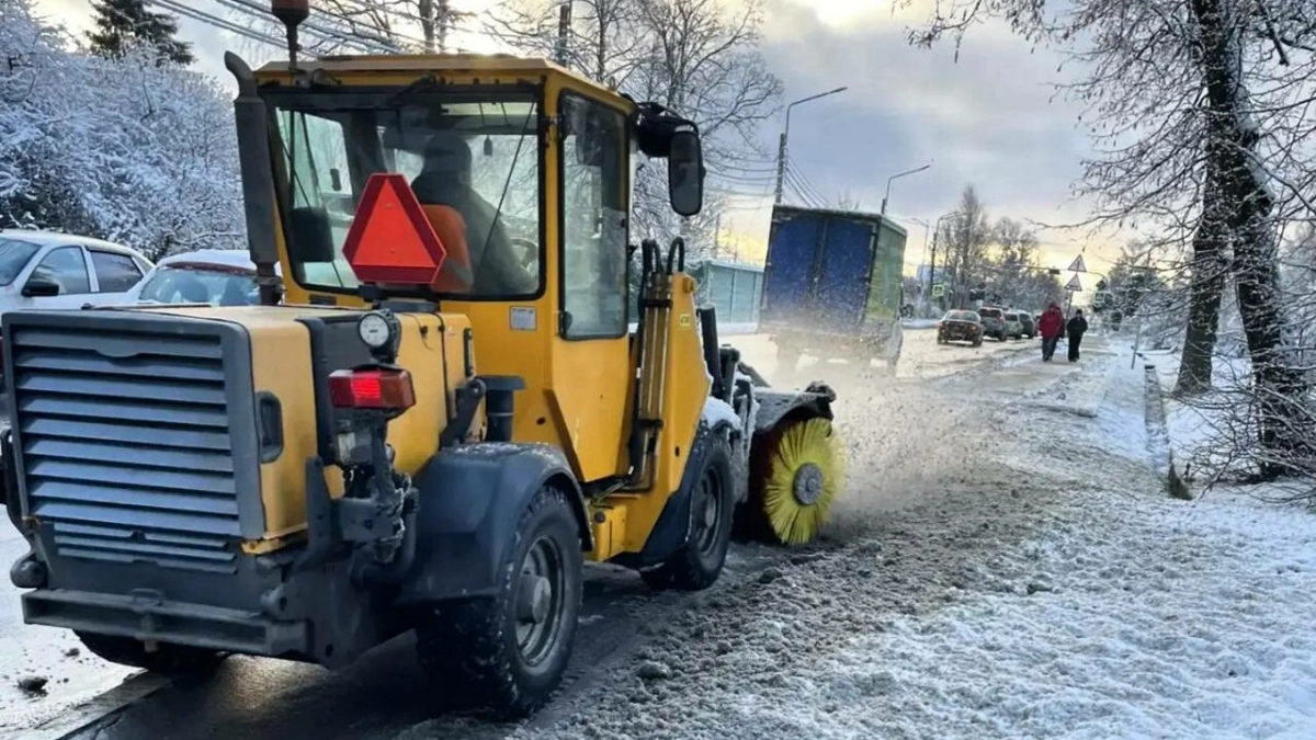 Евгений Разумишкин: Дорожные и садово-парковые предприятия готовы к любым неблагоприятным погодным условиям - tvspb.ru