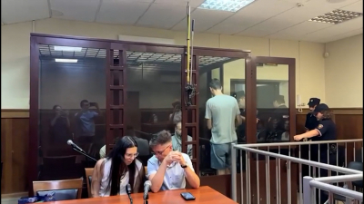 Видео надругательства над памятником привело троих мужчин в суд