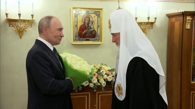 Владимир Путин поздравил патриарха Кирилла с днем рождения и отметил его вклад в развитие России