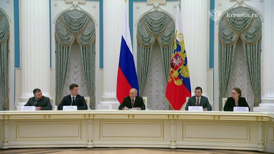 Путин встретился с участниками V Конгресса молодых учёных