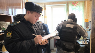 Из двушки — в коммуналку: суд выселил петербуржца из‑за десятилетнего долга за жилье