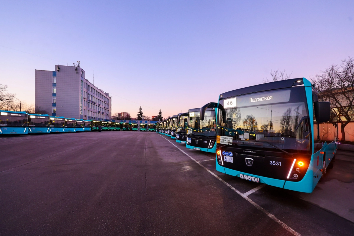 Александр Беглов: Петербург получает передовые модели автобусов отечественного и белорусского производства - tvspb.ru