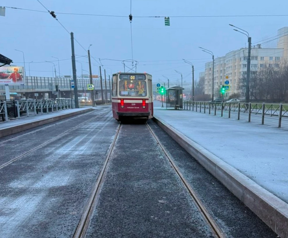 На улице Савушкина завершили капитальный ремонт трамвайных путей - tvspb.ru