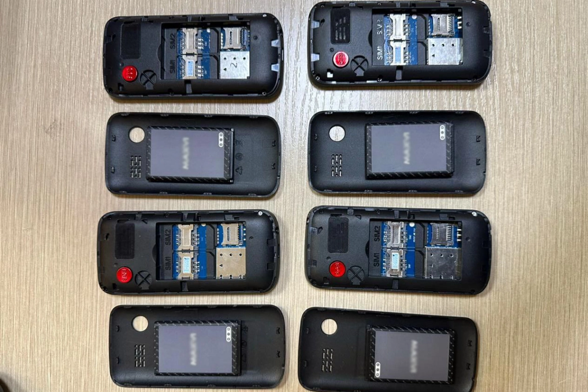 В СИЗО-6 Горелово попытались передать 4 телефона, спрятанных в десерты - tvspb.ru