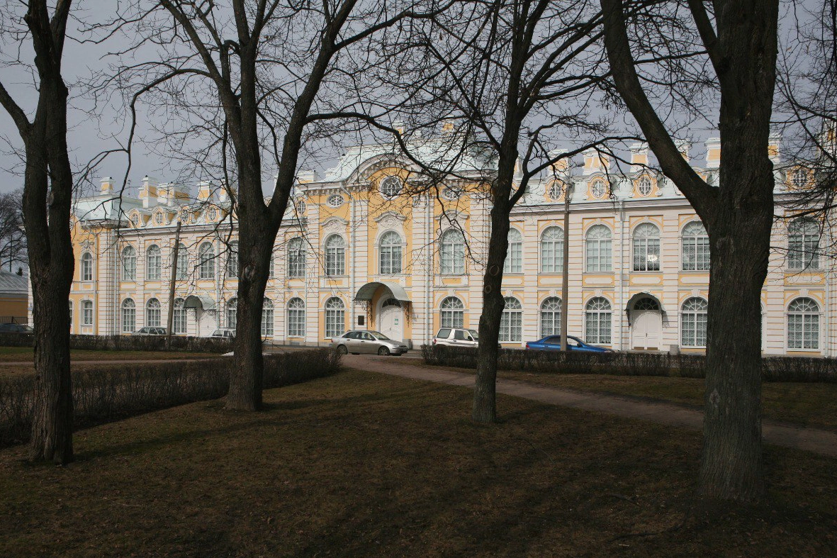 Александр Беглов: Выставка картин Мстислава Добужинского и Евгения Лансере в ГМЗ «Петергоф» подчеркивает значение художественного наследия Серебряного века для современного Петербурга - tvspb.ru