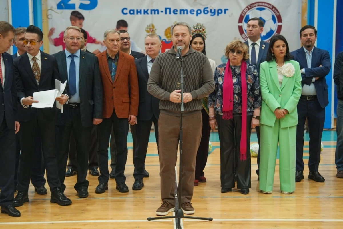 Александр Бельский открыл Международный турнир по мини-футболу для детей из детдомов - tvspb.ru