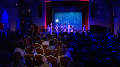 В клубе «Выборгская сторона» устроили новогодний праздник для детей с ОВЗ