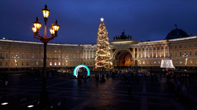 Давид Голощёкин оценил новогоднее украшение Петербурга