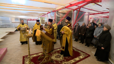 В Князь–Владимирском соборе заложили капсулу времени с именами благотворителей