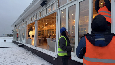 На Крестовском острове освобождают от незаконно размещенного ресторана участок площадью в 5 тысяч «квадратов»