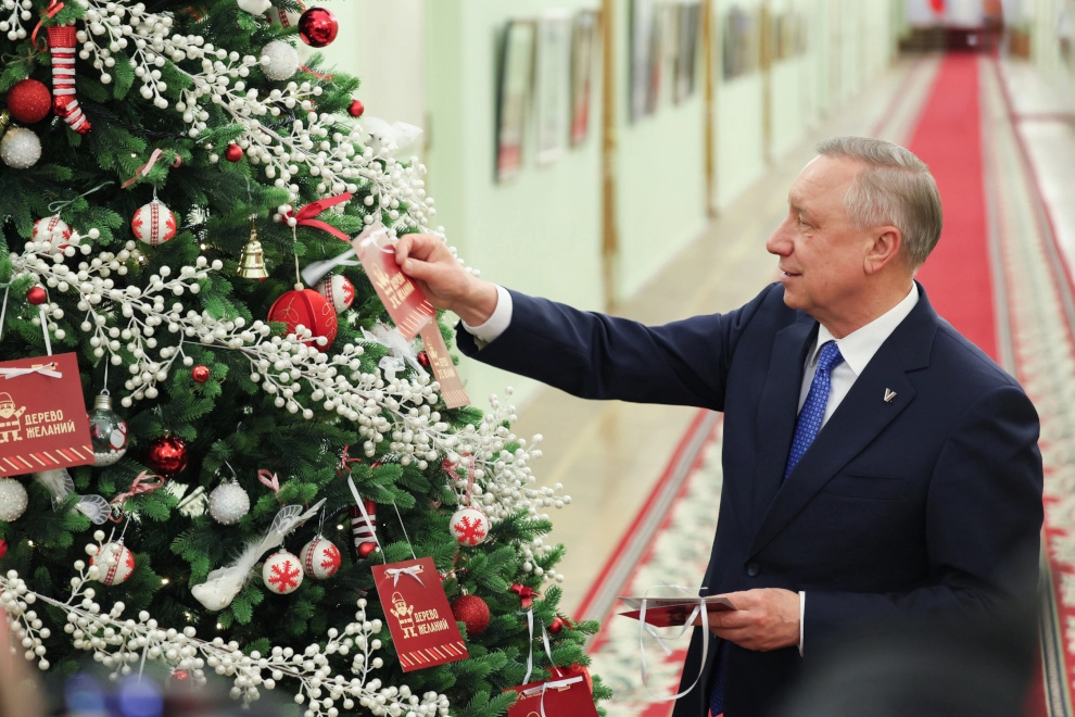Александр Беглов дал старт ежегодной петербургской акции «Дерево желаний» - tvspb.ru