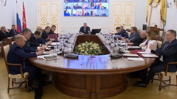 Александр Беглов поручил принять исчерпывающие меры антитеррористической защиты объектов Петербурга в новогодние и рождественские праздники
