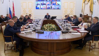 Александр Беглов поручил принять исчерпывающие меры антитеррористической защиты объектов Петербурга в новогодние и рождественские праздники