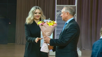 Александр Беглов поздравил учениц и преподавателей пансиона воспитанниц Минобороны с наступающим Новым годом