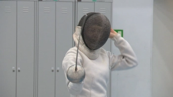 Российским фехтовальщикам разрешили выступать на международной арене с флагом и гимном: правда, пока только юниорам