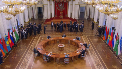 Там, где соединились эпохи и ценности: Как прошла неформальная встреча глав стран СНГ в Эрмитаже