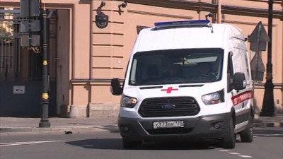 В Невском районе женщина напала на фельдшера скорой помощи