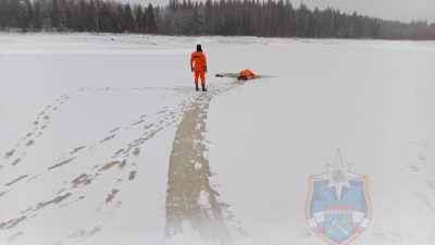 Спасатели нашли тело мужчины, который ушел на рыбалку к озеру Гусиное и не вернулся