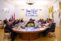 Александр Беглов поручил принять исчерпывающие меры антитеррористической защиты объектов Петербурга в новогодние и рождественские праздники