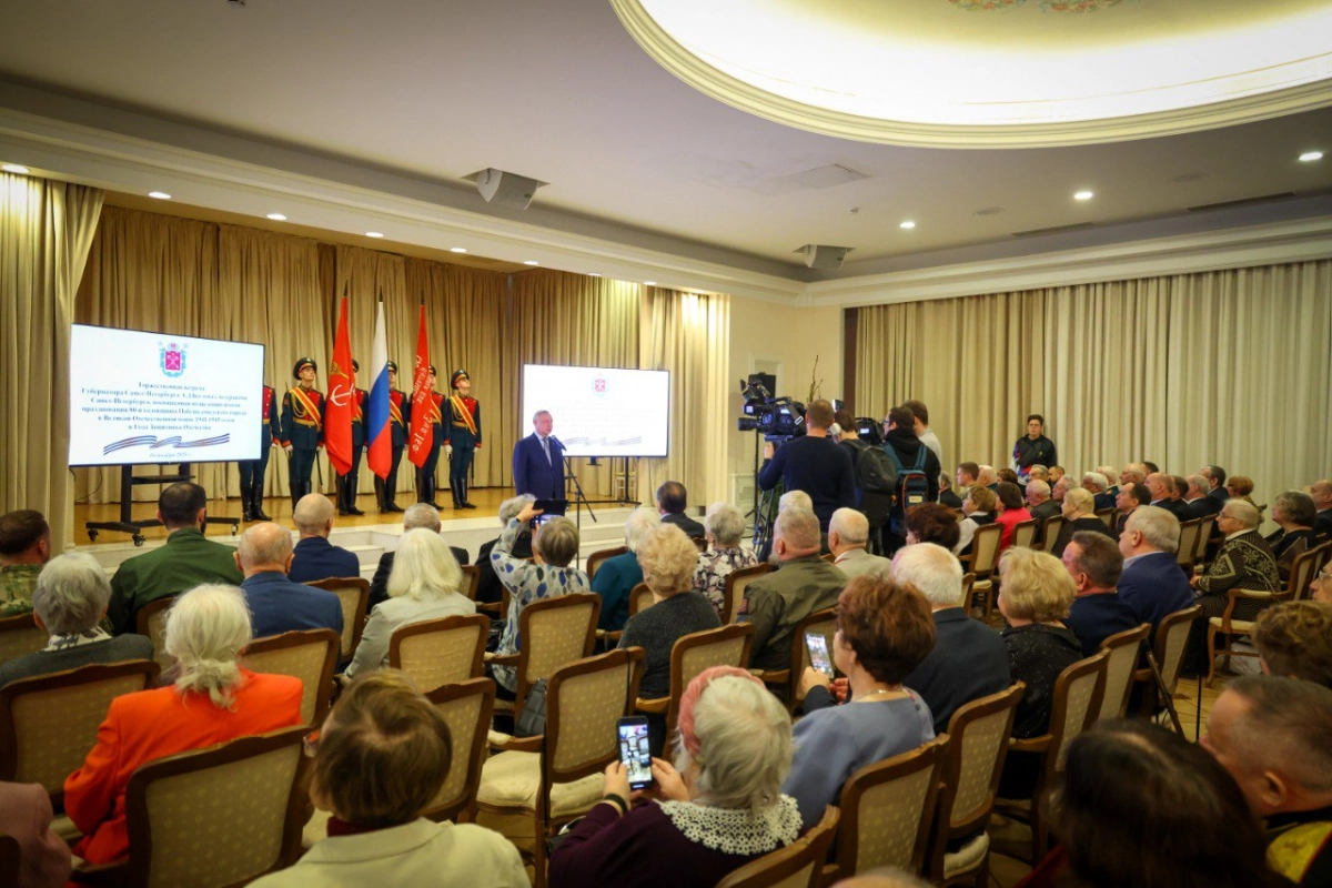 Александр Беглов: Благодаря инициативам ветеранов и решению президента сделаны важные шаги по сохранению исторической памяти и поддержке блокадников - tvspb.ru