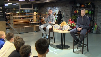 Чемпионы мира — петербуржцы Илья Попов и Всеволод Шумков — встретились с юными боксерами