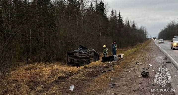 В Киришском районе произошло ДТП с перевёртышем - tvspb.ru