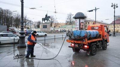 В Петербурге завершился сезон мойки улиц