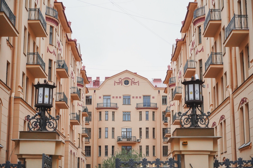 Александр Беглов: Петербургские специалисты завершили капремонт дома Довлатова - tvspb.ru