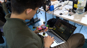 На высоких скоростях. В Петербурге прошёл открытый чемпионат по гонкам дронов