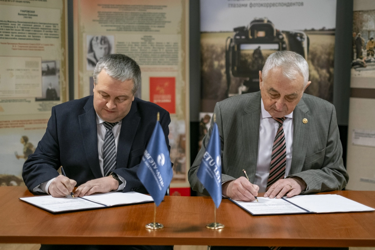 В ЛЭТИ представили выставку о военных медиках - tvspb.ru