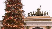 На Дворцовой площади украсили главную ёлку Петербурга