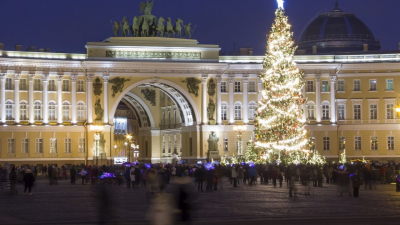 Александр Беглов: Масштабное мультимедийное шоу на Дворцовой площади — яркий новогодний подарок жителям и гостям Петербурга