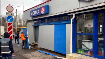 Незаконный автосервис на улице Беринга принудительно снесли