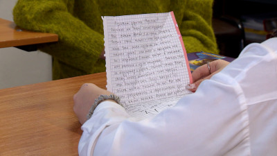 Петербургские школьники отправили военным в зону СВО письма и посылки